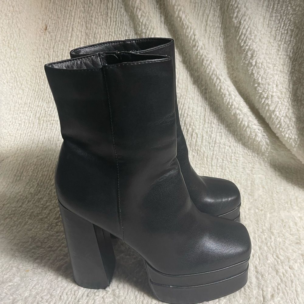 Olivia Ferguson synthetic black platform block heel ankle boots side zipper SZ9